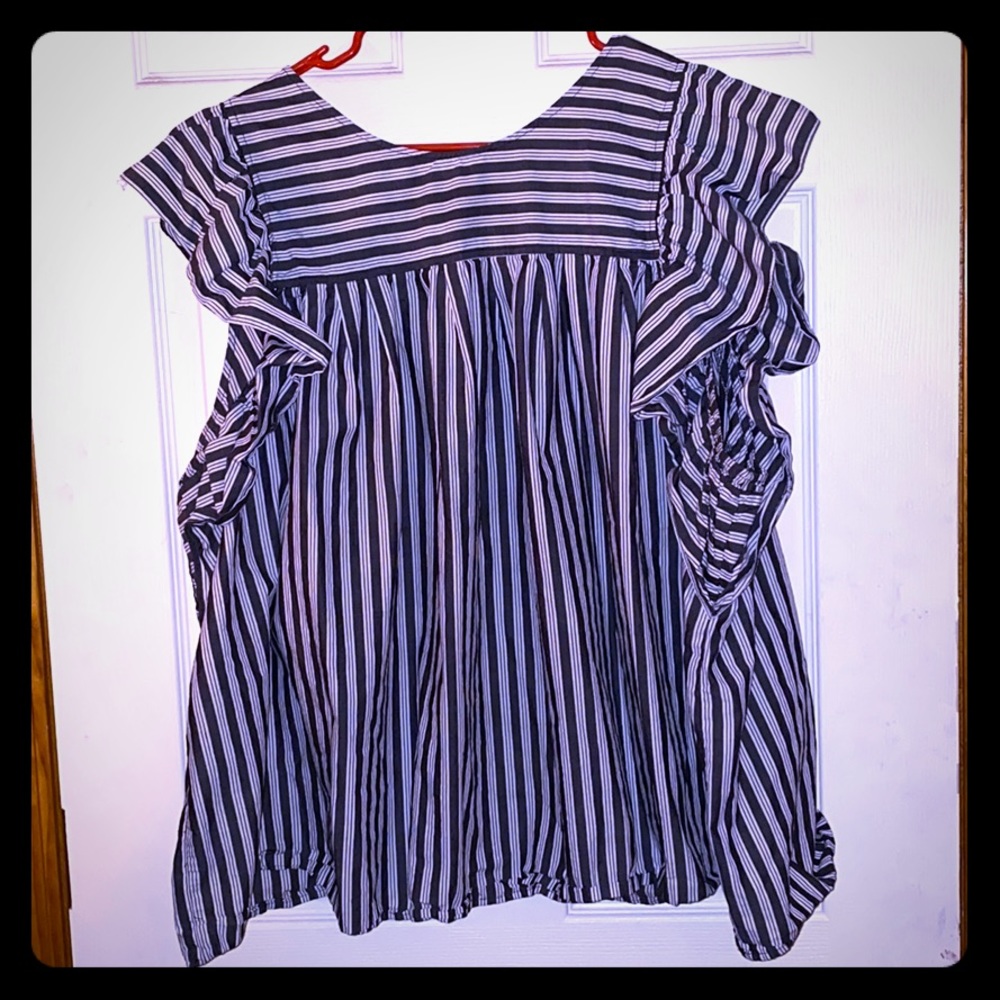 Ruffle sleeve top
